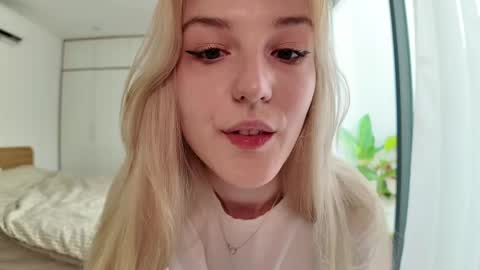 Jen  online show from March 6, 6:08 am