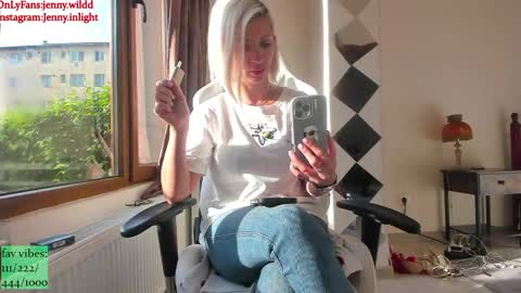 infamous blondiechloe.             Jennyjennywildd online show from May 19, 5:03 am