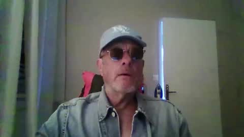 jerflor online show from November 19, 2:49 pm