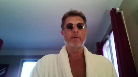 jerflor online show from April 12, 4:33 pm