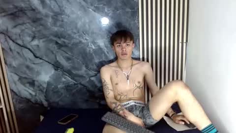Snapshot of jerom_xx chatting on October 2, 8:18 pm Jerom xx online show from October 2, 8:18 pm