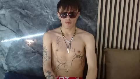 Snapshot of jerom_xx chatting on October 17, 11:42 pm Jerom xx online show from October 17, 11:42 pm