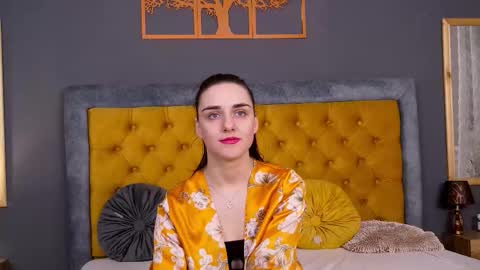 Jessica White online show from January 14, 5:15 am