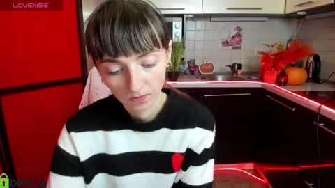 jessicaforris online show from November 27, 8:33 am