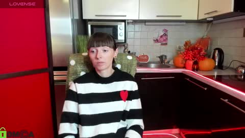 jessicaforris online show from October 22, 7:22 am