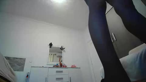 jesy online show from November 18, 7:44 am