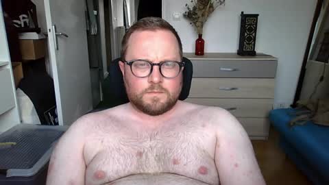 jeuneloup92 online show from April 28, 5:06 pm