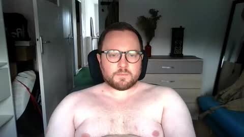 Snapshot of jeuneloup92 chatting on September 20, 7:33 am jeuneloup92 online show from September 20, 7:33 am