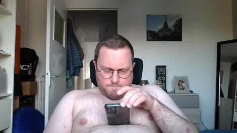 Snapshot of jeuneloup92 chatting on March 3, 5:20 pm jeuneloup92 online show from March 3, 5:20 pm