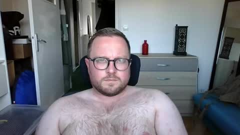 jeuneloup92 online show from May 21, 4:46 pm