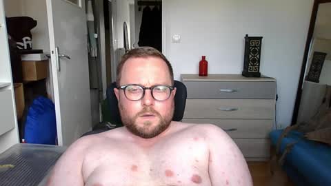 jeuneloup92 online show from May 28, 4:16 pm