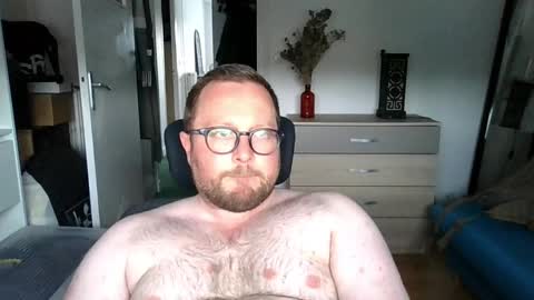 jeuneloup92 online show from May 12, 4:05 pm