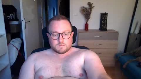 Snapshot of jeuneloup92 chatting on September 24, 6:14 pm jeuneloup92 online show from September 24, 6:14 pm