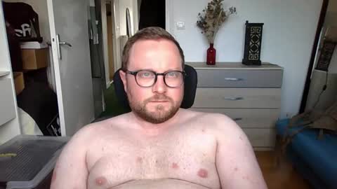 jeuneloup92 online show from April 13, 4:11 pm