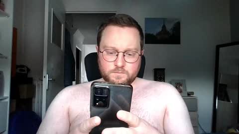 Snapshot of jeuneloup92 chatting on January 7, 9:40 am jeuneloup92 online show from January 7, 9:40 am