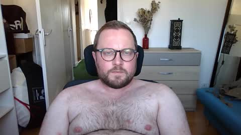 Snapshot of jeuneloup92 chatting on October 17, 3:05 pm jeuneloup92 online show from October 17, 3:05 pm