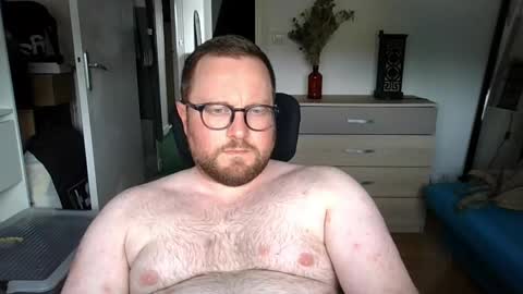 jeuneloup92 online show from April 30, 3:39 pm