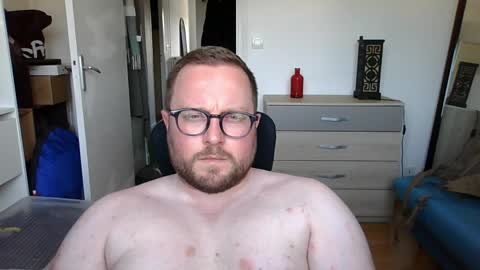 jeuneloup92 online show from May 27, 3:42 pm