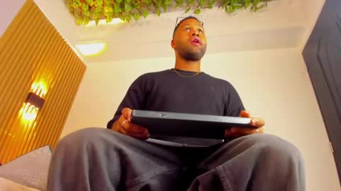 jeus_stanley online show from May 18, 4:00 am