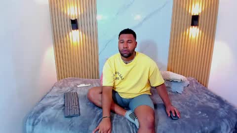jeus_stanley online show from May 20, 4:09 am
