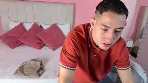 Jhan online show from April 25, 3:53 pm