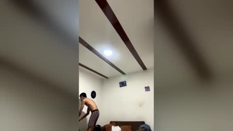 jhannpi online show from April 15, 9:12 am