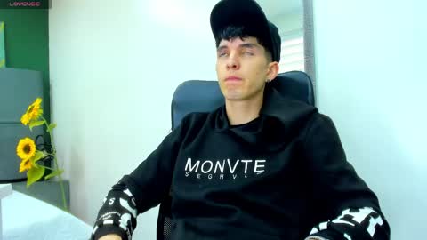 Jheampiero online show from April 20, 9:07 pm