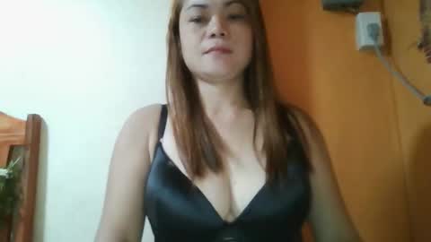 J  J  online show from November 10, 4:26 am