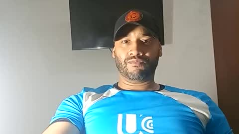 En moreno online show from December 14, 8:26 pm