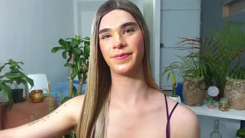 Jhuan Nhez online show from April 5, 3:36 am