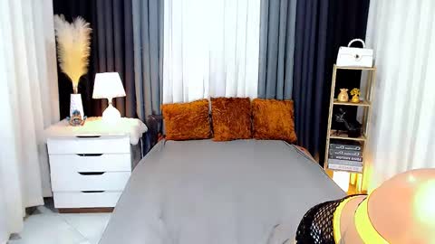 Snapshot of jhuliana_and_charles_room chatting on February 21, 3:23 am jhuliana_and_charles_room online show from February 21, 3:23 am