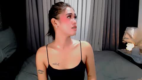 Snapshot of jhuliana_and_charles_room chatting on October 12, 7:01 am jhuliana_and_charles_room online show from October 12, 7:01 am