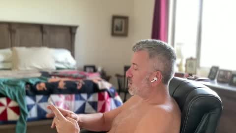 Dad of Three online show from February 1, 5:26 pm