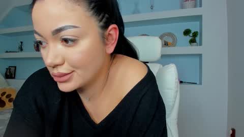 Juliee online show from November 27, 8:27 pm