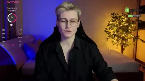 J online show from February 1, 7:55 pm