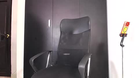 joan_silva online show from May 1, 5:07 pm