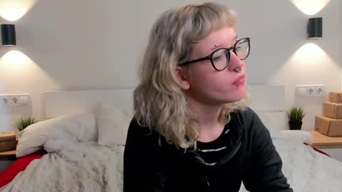 Emma online show from March 30, 6:24 am