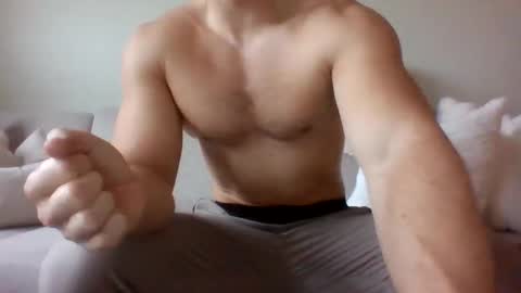 joeybanan online show from December 16, 10:54 am