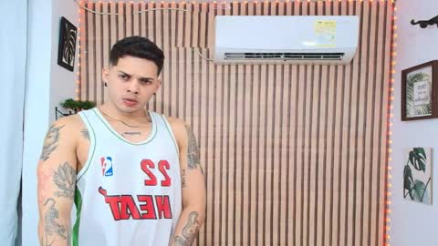 johan speitzer online show from February 13, 12:58 am