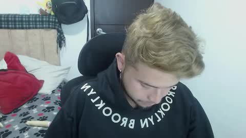 JOHAN independient model online show from October 14, 3:59 pm