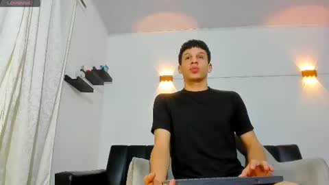 john_ssnow29 online show from June 27, 9:48 am