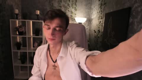 Snapshot of john_weasley chatting on February 4, 8:59 pm John online show from February 4, 8:59 pm