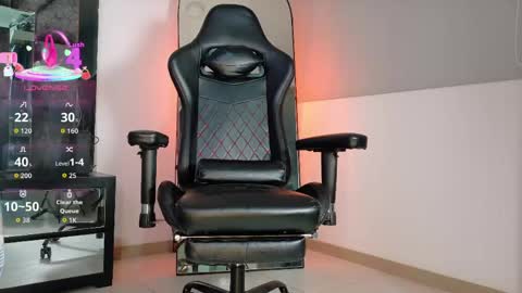 johnjaguar  online show from May 4, 11:06 am