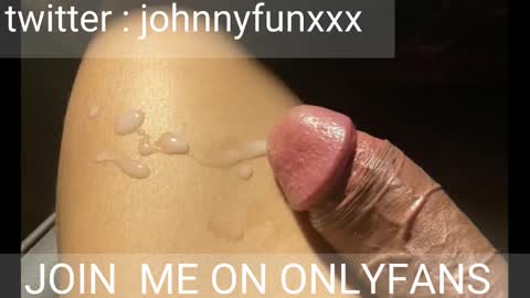 Johnnystrongarms                 online show from October 16, 6:35 am