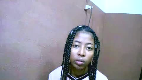 joliekah27 online show from February 28, 2:20 am