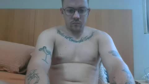 jonoy1995 online show from January 2, 7:44 am