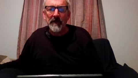 Snapshot of jony_five chatting on October 14, 12:13 am Jon online show from October 14, 12:13 am