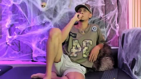 Snapshot of jordan_and_dustin chatting on October 7, 5:36 am jordan_and_dustin online show from October 7, 5:36 am