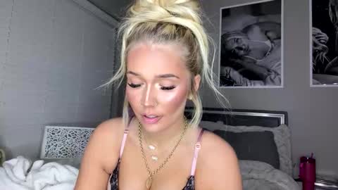 joselinehickss online show from April 1, 6:03 am