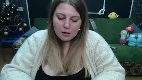 Snapshot of josiesun771 chatting on January 6, 11:18 am josiesun771 online show from January 6, 11:18 am